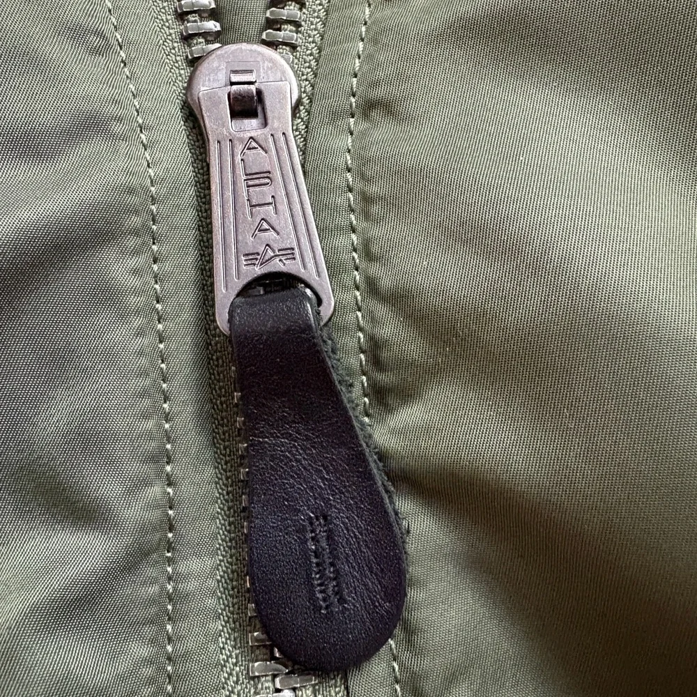 Alpha Industries MA-1 Flight bomber jacket - Picture 7 of 11